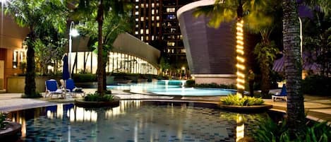 3 outdoor pools