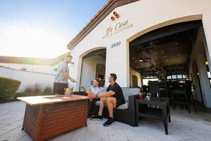 屋外ダイニングエリア