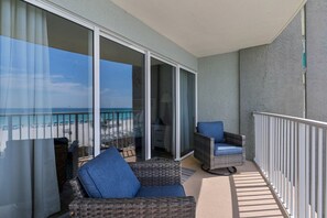 Terrace/patio - Long Beach Tower 2, 1 Bedroom! Low floor! Free beach chairs!! (Panama City Beach)