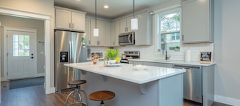 Owl's Roost | Pet-Friendly, WIFI & Mountain Views!