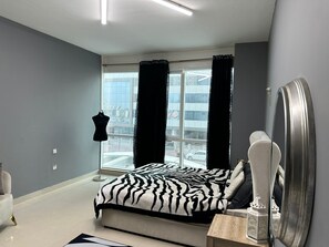 1 bedroom, iron/ironing board, WiFi, bed sheets - 1B/r sport city  (Dubai)