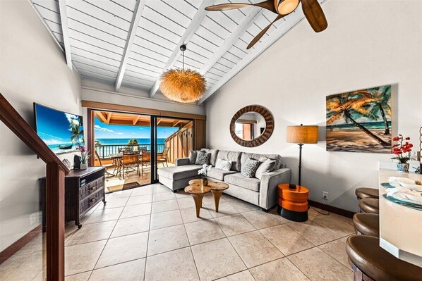 TV - West Maui chic, 2bd condo with sleek, modern style (Lahaina)