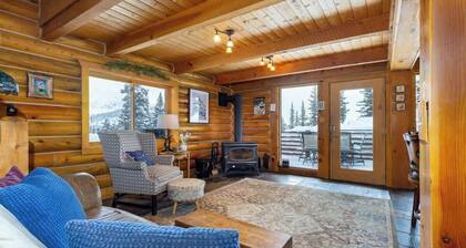 Pet-Friendly Cabin with Hot Tub