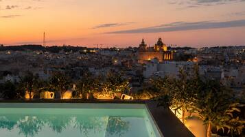 Rooftop pool