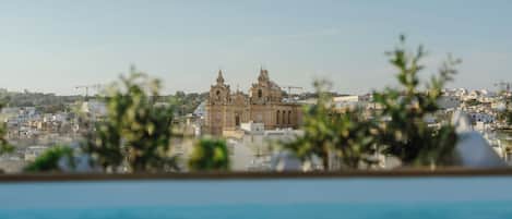 Rooftop pool