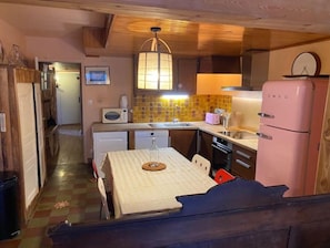 Fridge, microwave, oven, stovetop - Grand Appartement 4 Pers, Face aux Pistes (La Salle-les-Alpes)
