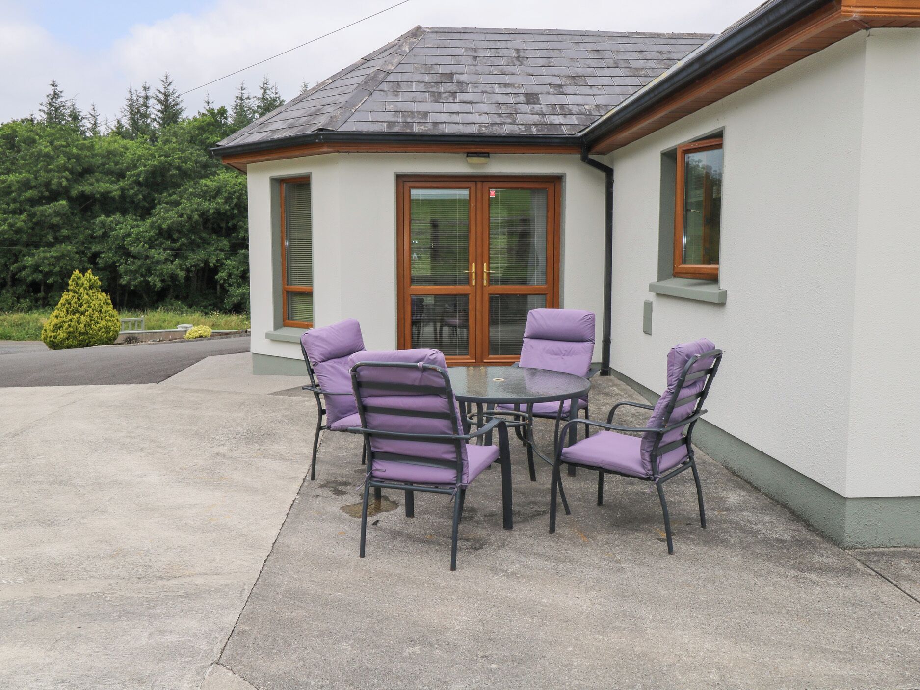 Cottage | Outdoor dining