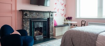 Cold Law @ Arlington House Hotel: Self Check-In Suites