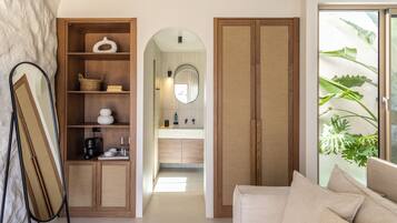 King Suite with Sea View | 1 bedroom, desk, laptop workspace, soundproofing