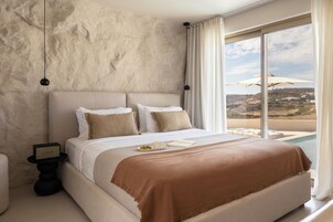 King Suite with Sea View | 1 多间卧室、办公桌、笔记本电脑工作区、隔音