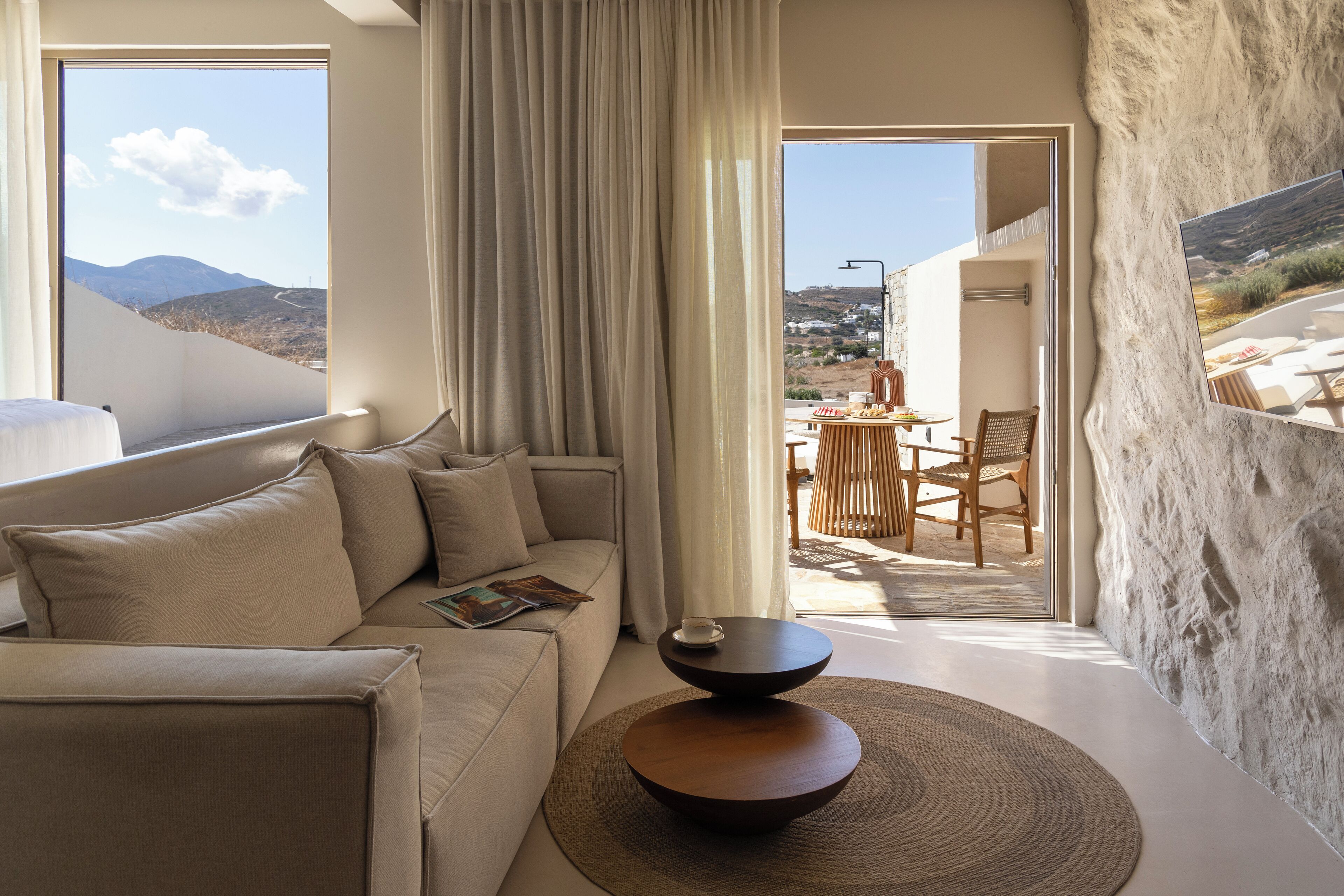 1 غرفة نوم ومكتب ومساحة عمل للكمبيوتر المحمول وتجهيزات عازلة للصوت