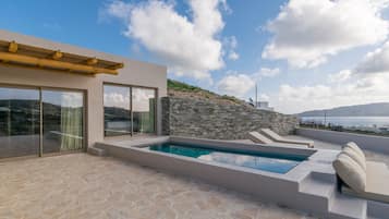 King Suite with Sea View | Vista do quarto
