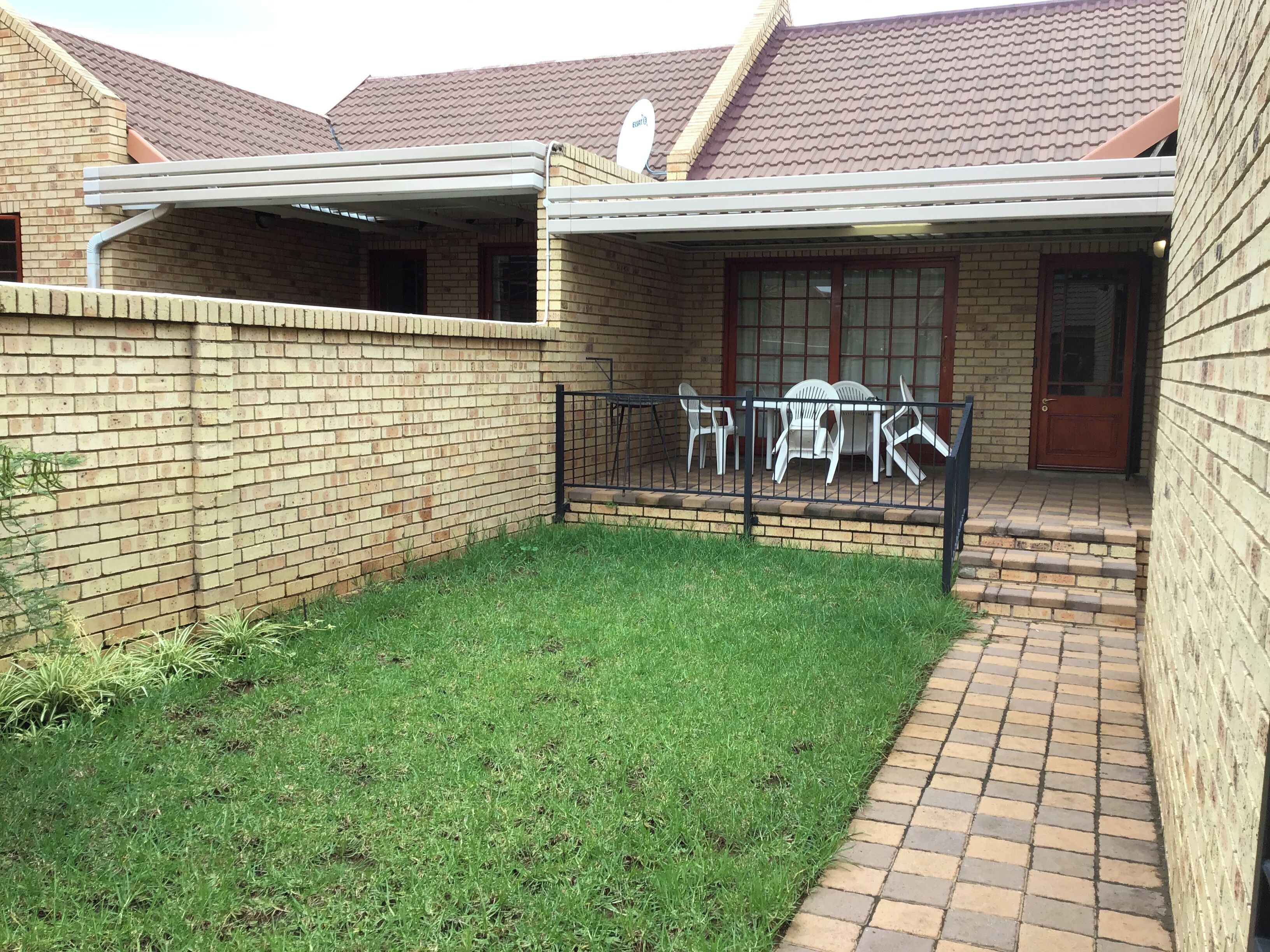 House, 2 Bedrooms, Balcony | Property entrance