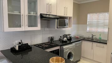 House, 2 Bedrooms, Patio | Interior