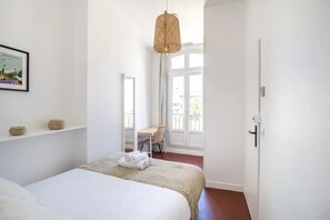 3 bedrooms, desk, iron/ironing board, WiFi