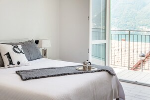 Apartment, Lake View | Iron/ironing board, free WiFi