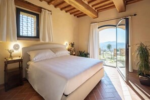 7 habitaciones, tabla de planchar con plancha, wifi y ropa de cama