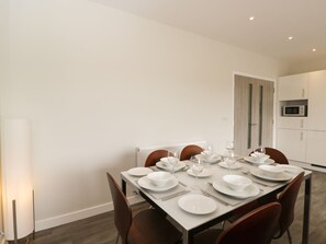Dining - Egdon Heath (Weymouth)