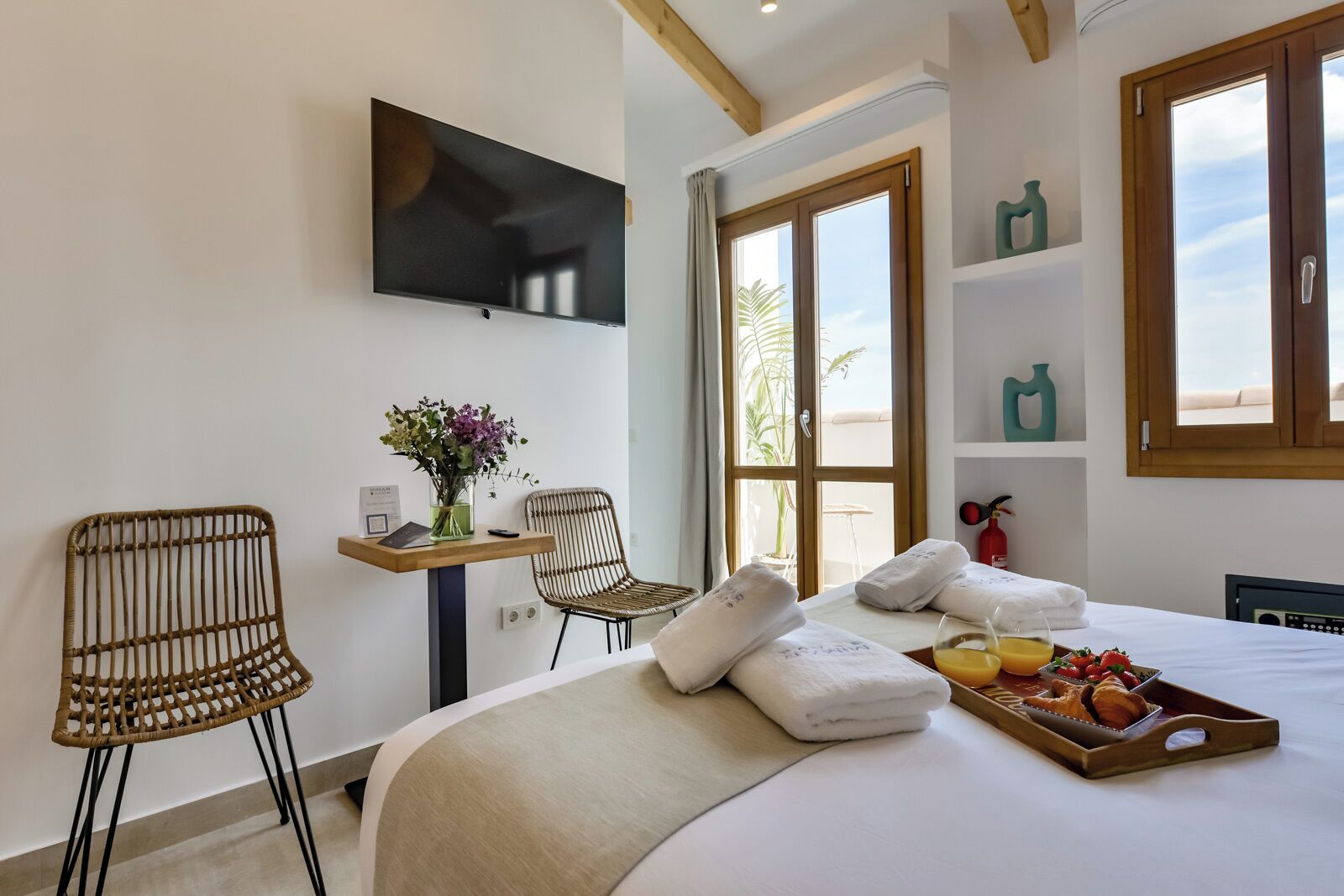 1 chambre, coffres-forts dans les chambres, fer et planche à repasser