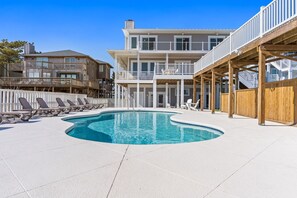 Pool - Kinlaw's Quarters- Ocean Isle Beach (Ocean Isle Beach)