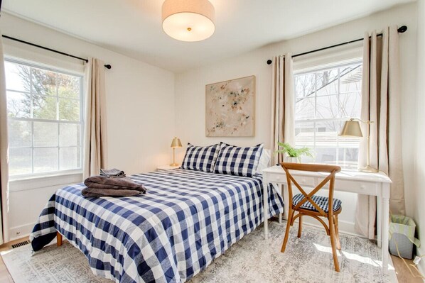 3 bedrooms, desk, iron/ironing board, travel cot