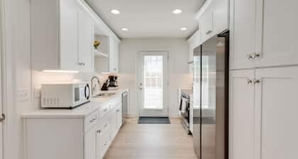 Modern 4BR Home Near MTSU and Restaurants