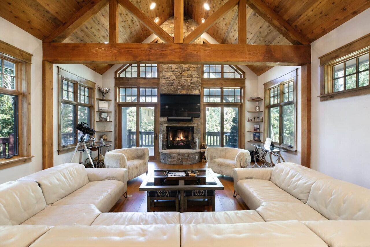 East Vail Luxury | Creekside | Spacious | Hot Tub!
