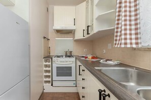 Fridge, microwave, oven, stovetop - Jagiellońska 40A | Pleasant apartment | Balcony (Gdansk)