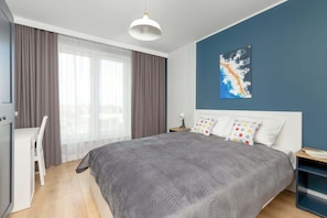 2 bedrooms, iron/ironing board, WiFi, bed sheets