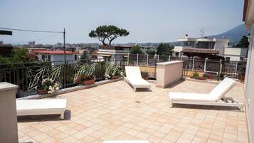 Exclusieve villa | Een minibar, een bureau, een laptopwerkplek, gratis wifi