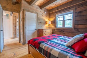 3 多间卧室、熨斗/熨衣板、WiFi、床单