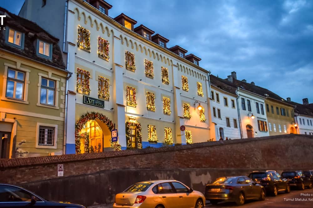 ART HOTEL