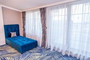 Superior Triple Room - ART HOTEL (Sibiu)