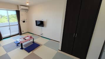 ファミリー 4 人部屋 | 遮光カーテン、WiFi (無料)