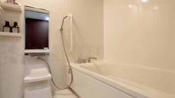 Comfort Double Room | Bathroom | Combined shower/tub, free toiletries, hair dryer, towels