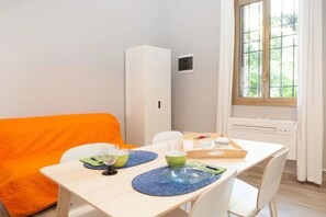 Apartemen | Area keluarga | TV layar datar