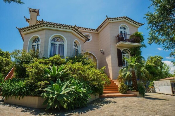 บริเวณภายนอก