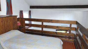 3 chambres, fer et planche à repasser, lit parapluie, Wi-Fi gratuit