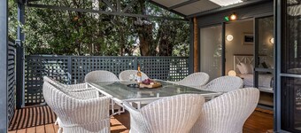 COSY AND CHARMING BEACH HOUSE SITUATED IN QUIET BEACHSIDE QUINDALUP