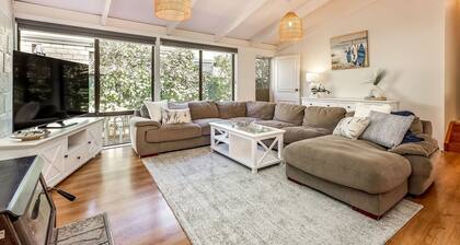 COSY AND CHARMING BEACH HOUSE SITUATED IN QUIET BEACHSIDE QUINDALUP