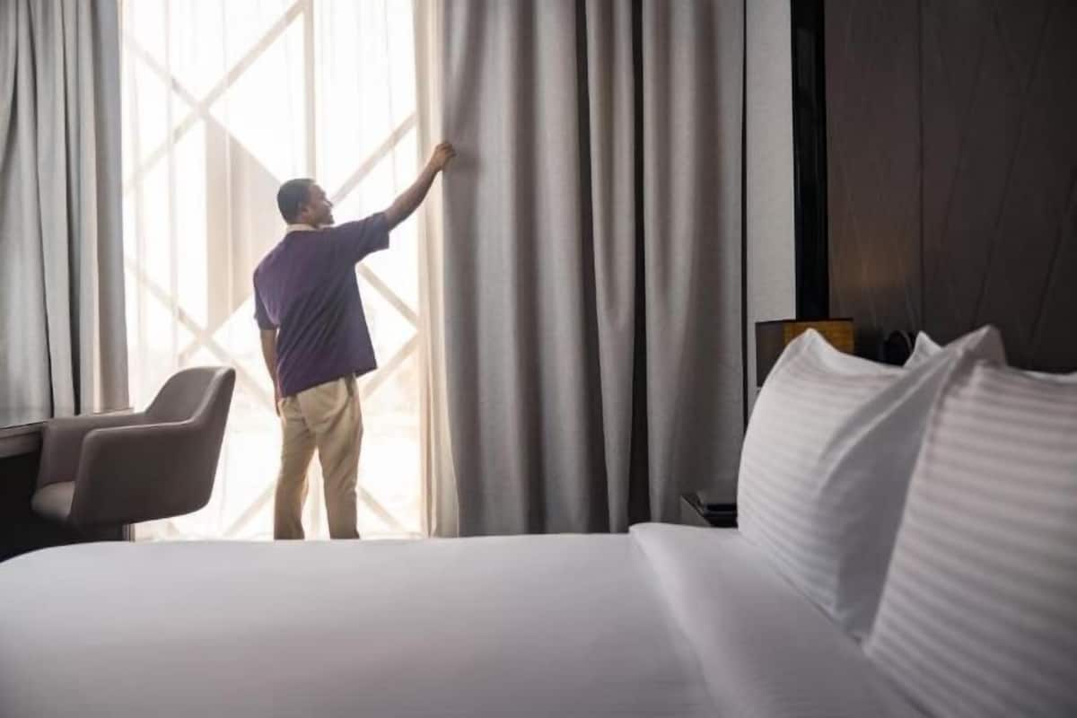 Minibar, tabla de planchar con plancha, wifi gratis y ropa de cama