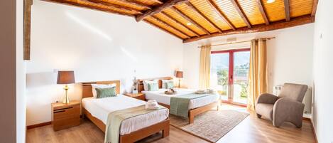 3 bedrooms, iron/ironing board, free WiFi, bed sheets