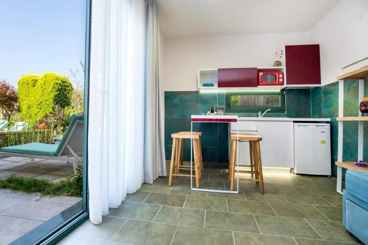 Suite | 1 bedroom, in-room safe, desk, laptop workspace