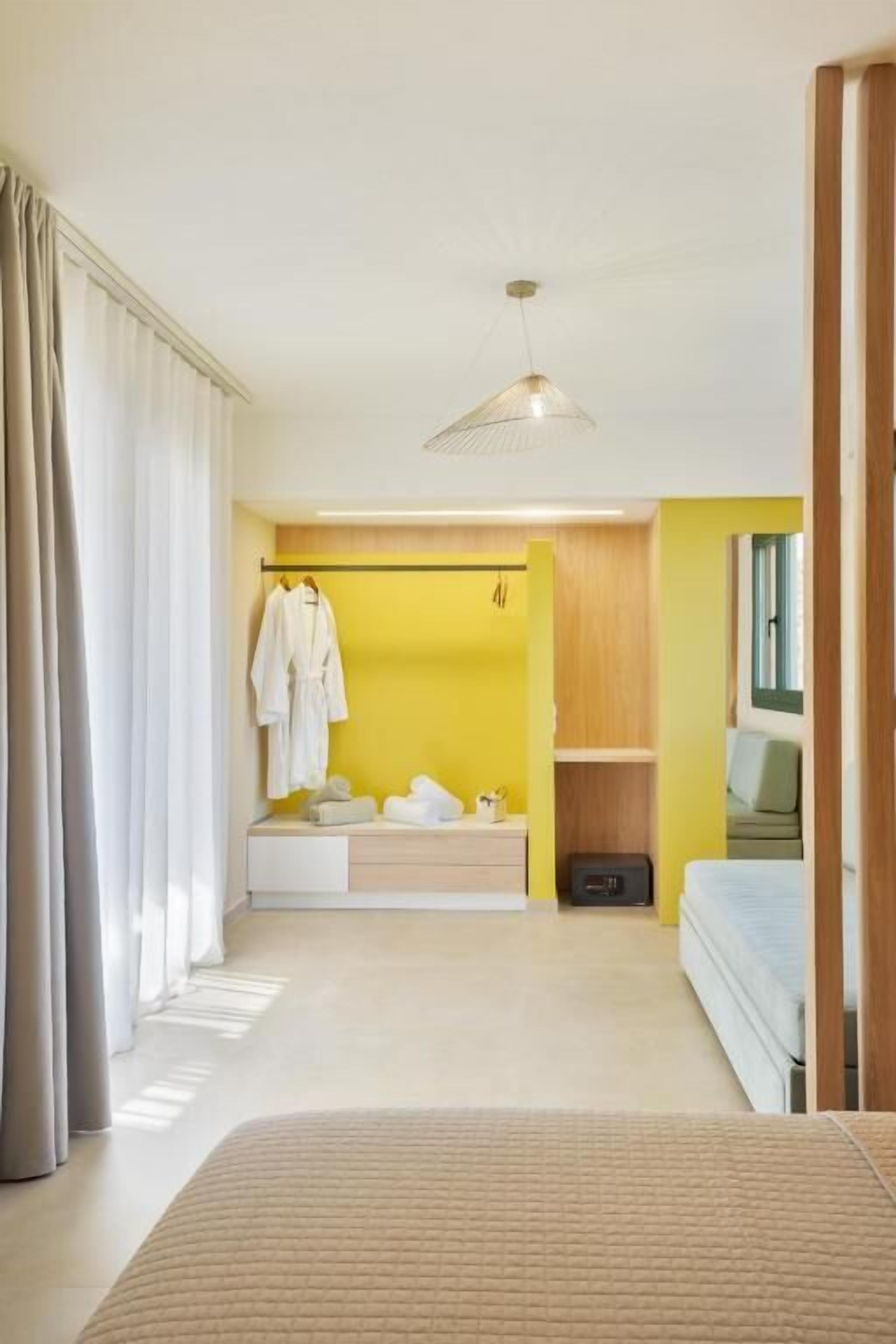 Superior Suite | 1 bedroom, in-room safe, desk, laptop workspace