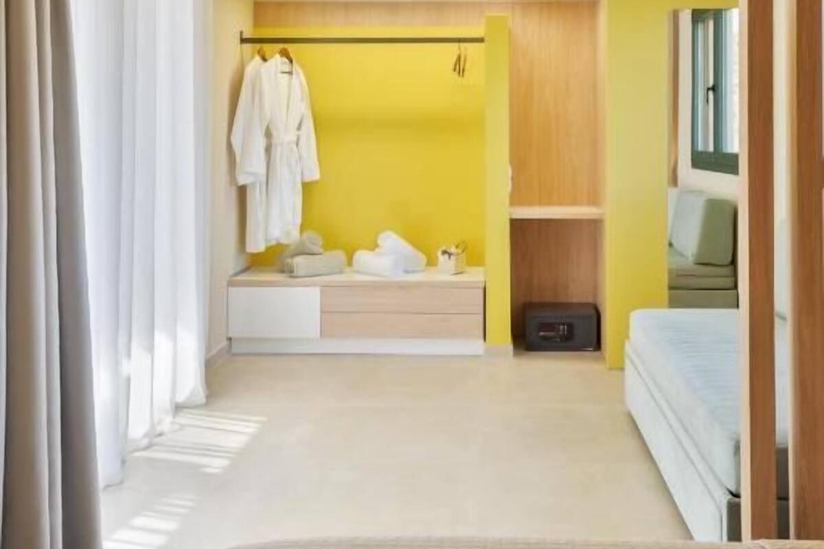 Superior Suite | 1 bedroom, in-room safe, desk, laptop workspace