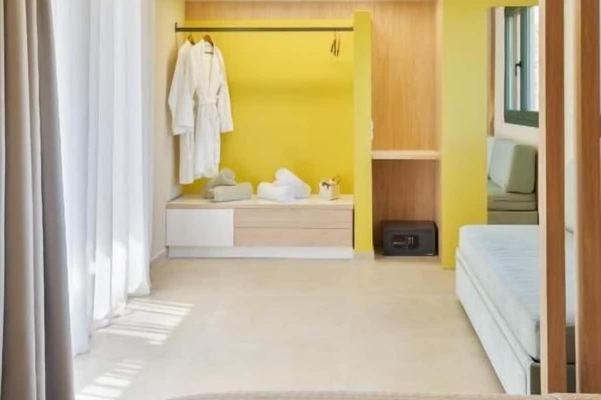 Superior Suite | 1 bedroom, in-room safe, desk, laptop workspace
