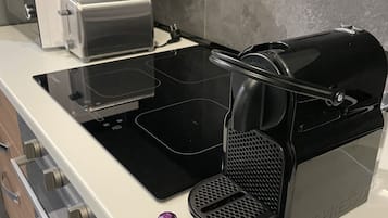 Appartement Familial | Cuisine privée | Grand réfrigérateur, micro-ondes, four, plaque de cuisson