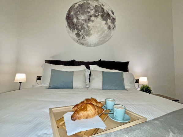 1 chambre, couette en duvet d'oie, surmatelas, bureau