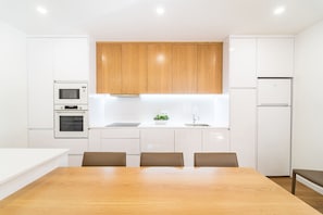 Fridge, microwave, oven, dishwasher