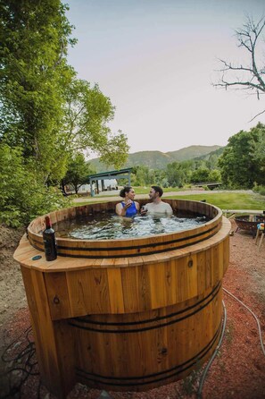 Bañera de hidromasaje exterior